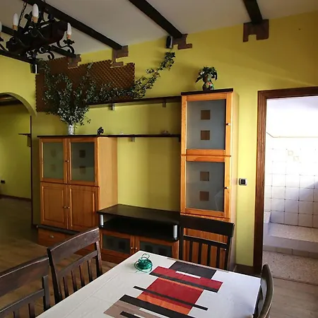 Guest house Mahalo House *