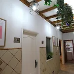 Gasthof Mahalo House *